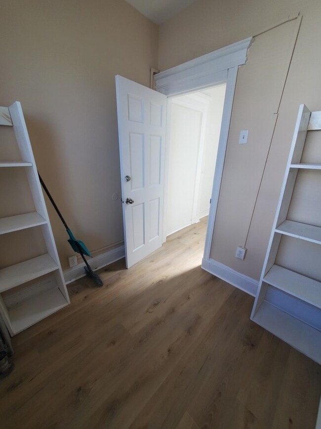202 Delaware Ave Unit 2 (2nd Floor)