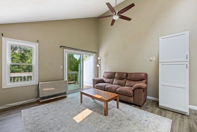 Photo - 33 village plaza Rd Unidad D