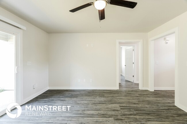 Photo - 1136 10th Way