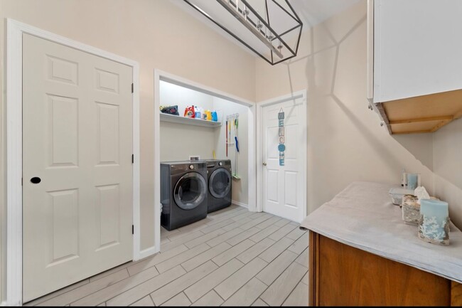 Photo - 1571 Highland Park Way