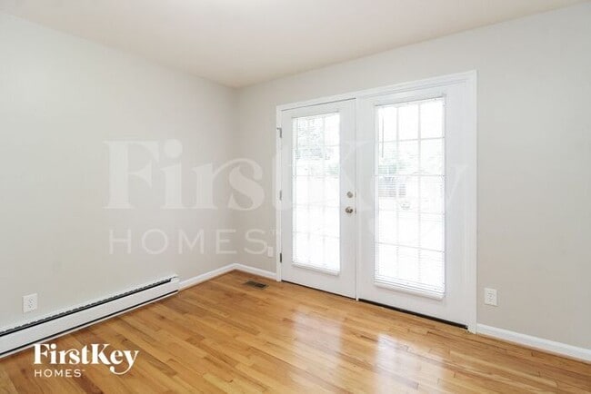 Photo - 1102 Pitt Pl