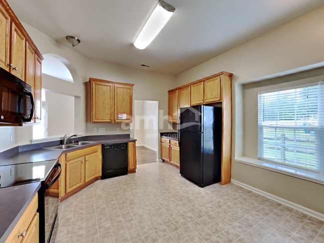 Photo - 6862 Babbling Brook Ln