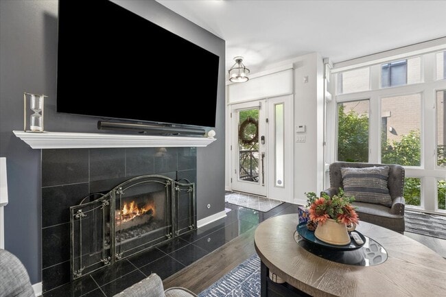 Photo - 1713 W Diversey Pkwy