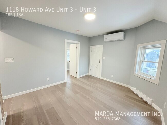 Photo - NEWLY RENOVATED 1BED/1BATH UPPER UNIT- ON HOWARD + HYDRO! Unit 3