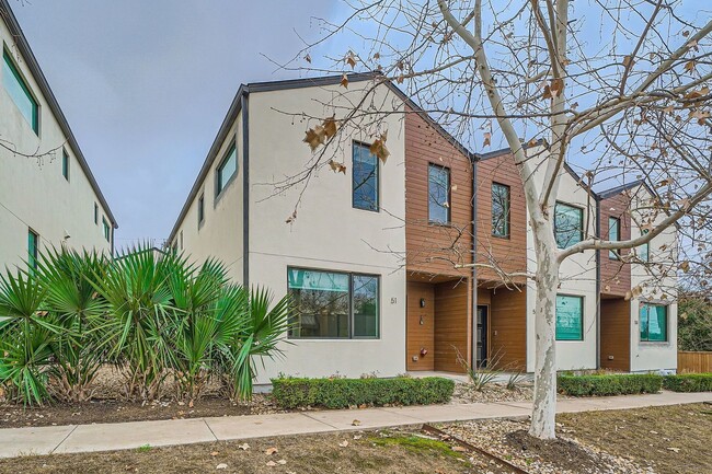 Photo - 1931 E 38th 1/2 St