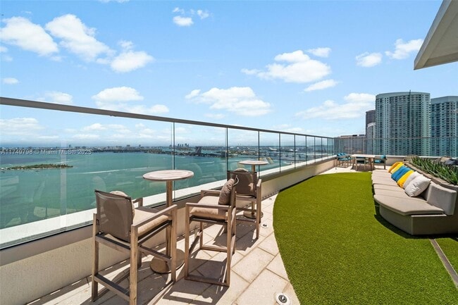 Building Photo - 2150 N Bayshore Dr Unit 0202 Rental