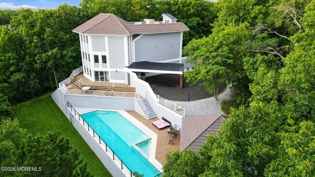 401 Overlook Dr