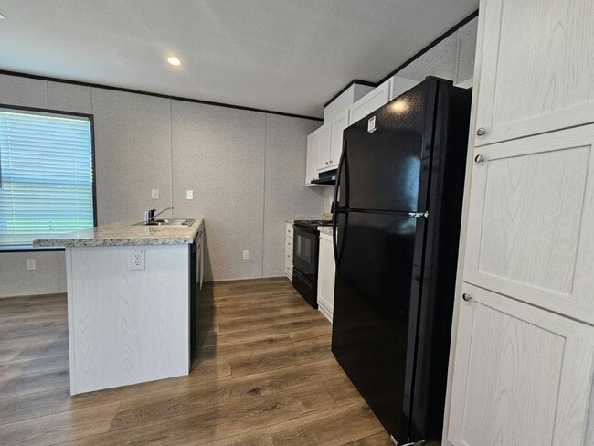 Photo - 519 Suwanee Dr