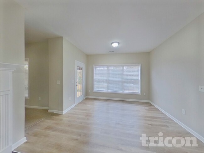 Photo - 324 Archway Ct