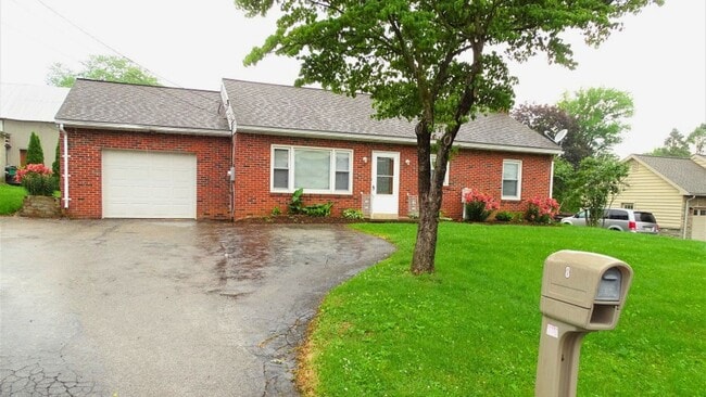 Photo - 8 S Farmersville Rd