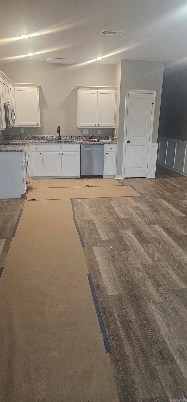 3113 Whispering Oak St Townhome Townhome Rental in Bryant AR