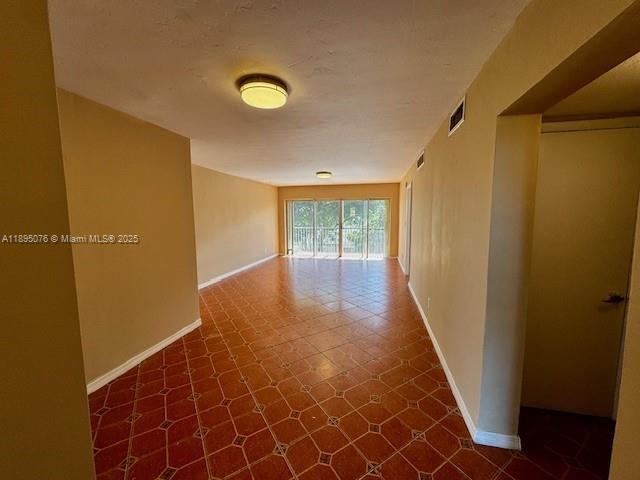 Photo - 1450 NE 191st St Unidad 401