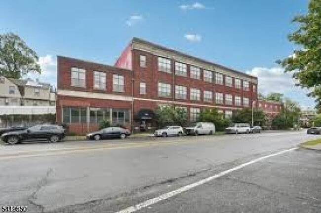 Photo - 350 Scotland Rd