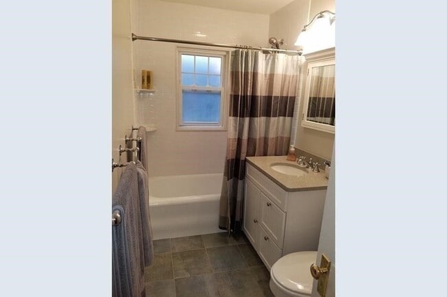 Photo - 12 Athelstane Rd Unit 1