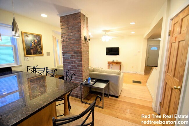 Photo - 17 Holman St Unit 1