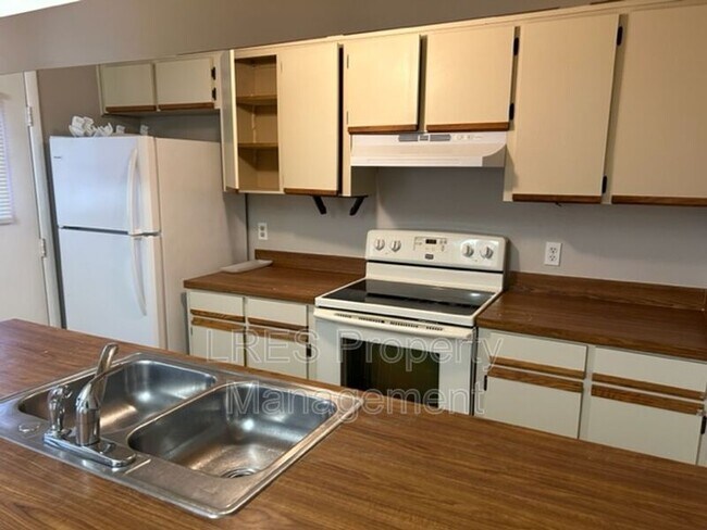 Photo - 4562 Lighthouse Cir