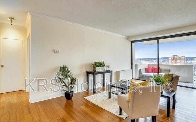 Photo - 4141 Henderson Rd Unidad Apt 916