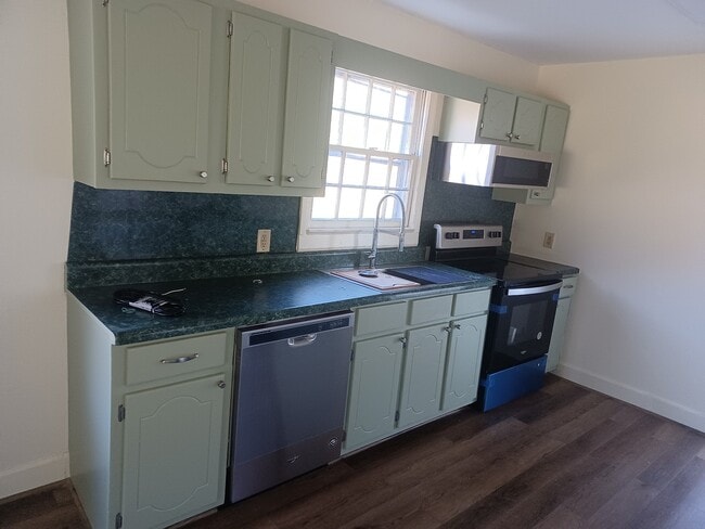 Photo - 611 Poplar St