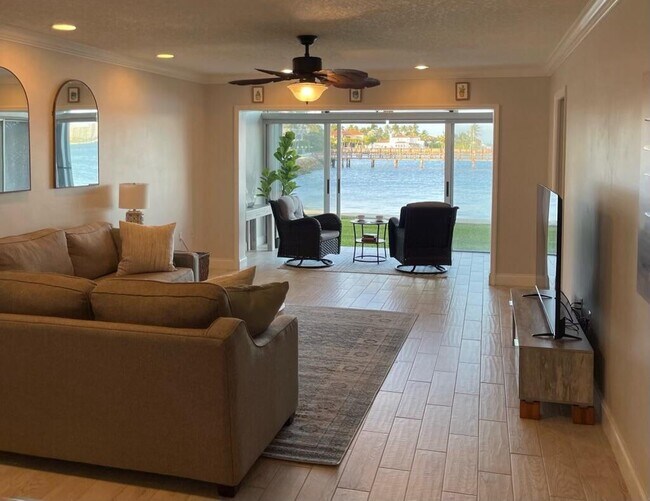 410 Wilma Cir Unit 103