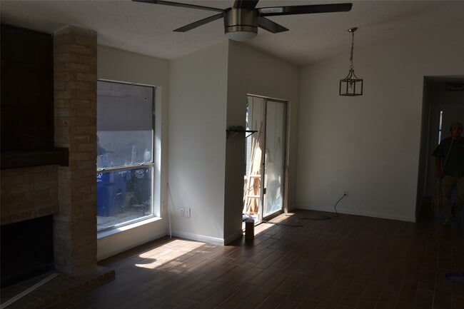 Photo - 6343 Glenhagen Dr