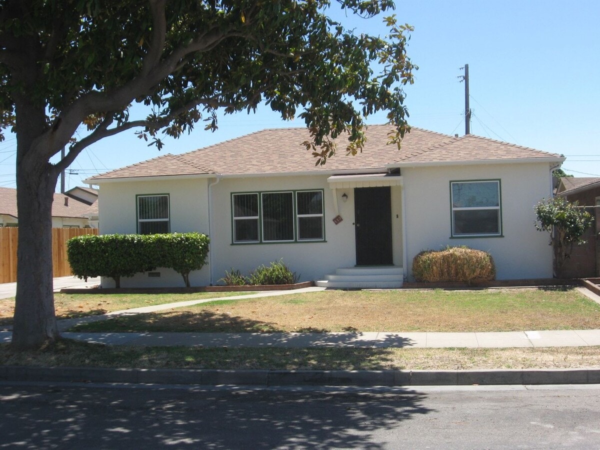 Photo - 412 W El Camino St