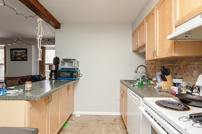 Photo - 2112 N Bissell St
