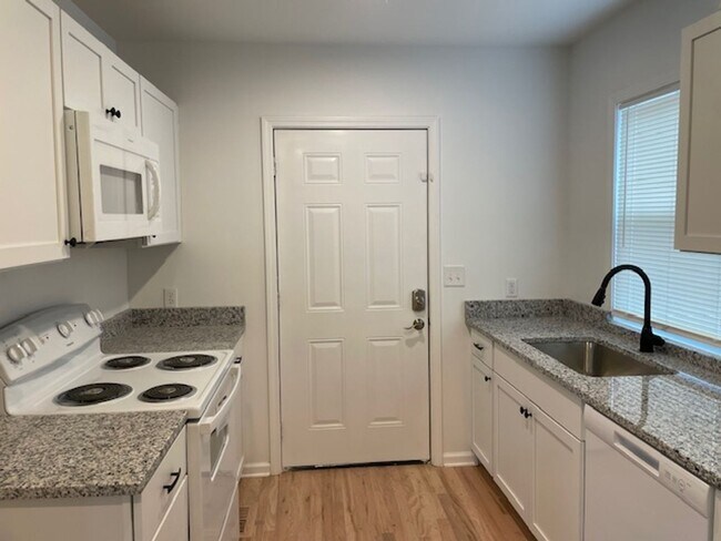 Photo - FULLY RENOVATED 3bd/1.5 bath HOME!!