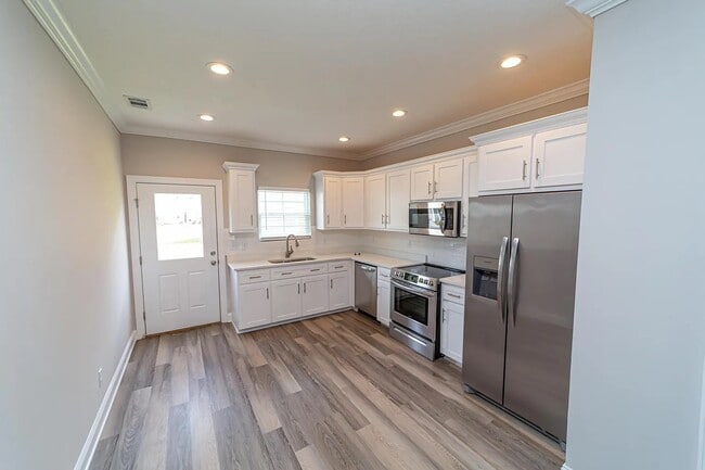 Photo - 133 Promenade Pl