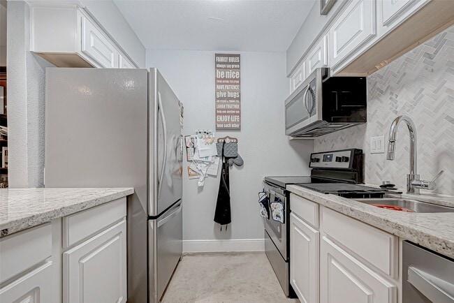 Photo - 1860 White Oak Dr Unit 375