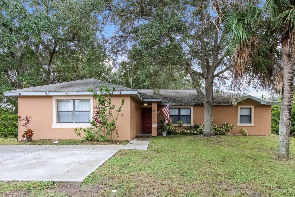 Photo - 1068 Tower St SE