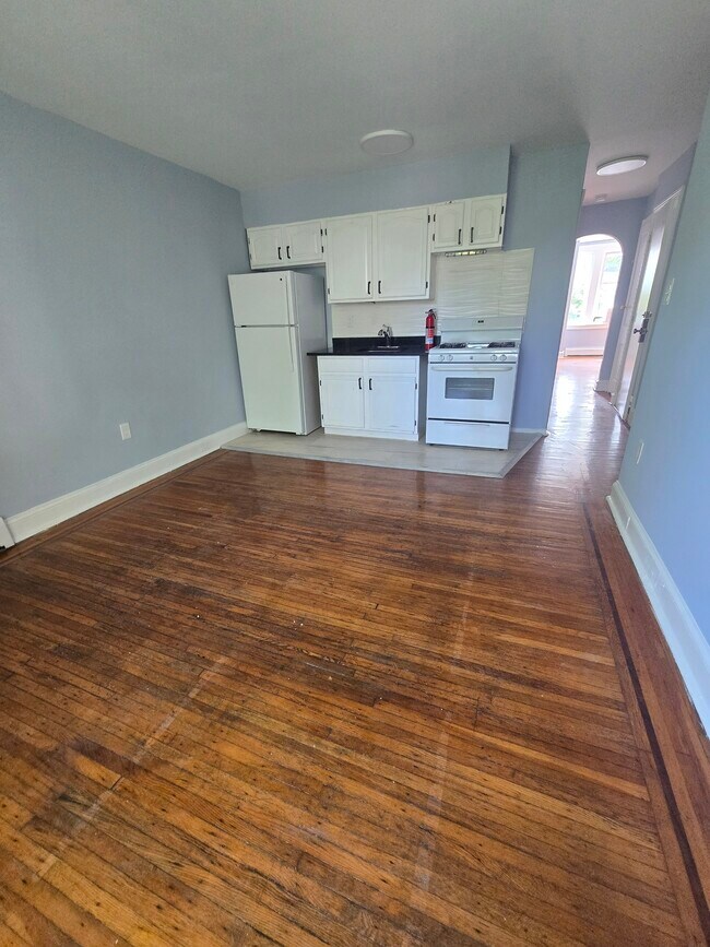 Photo - 4812 Regent St Unit 3