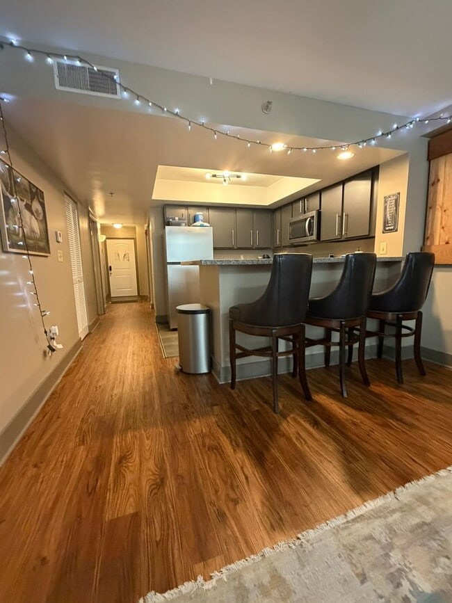 Photo - Available FALL 2026 @ $3600/Month! Beautiful 8th floor Lake Plaza unit ready for August 2026 Move... Unit 805