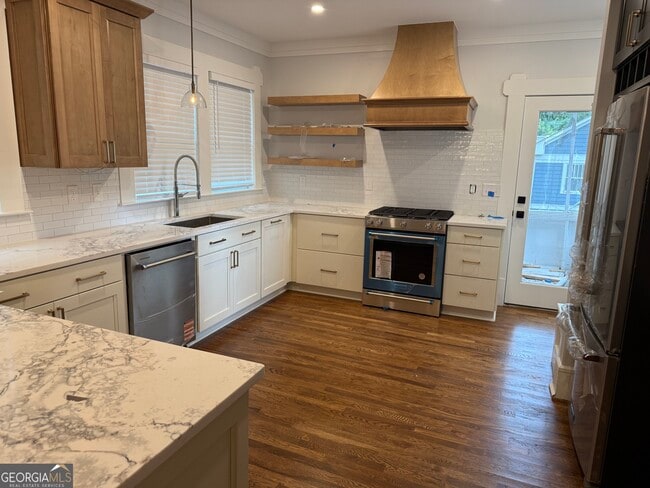 Photo - 797 St Charles Ave NE