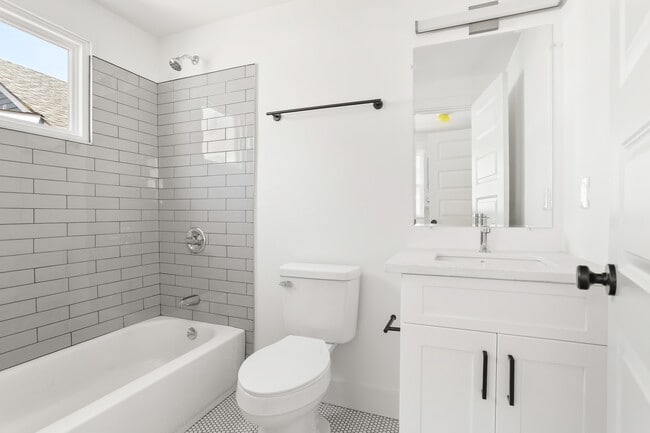 Photo - 8707 Green St Unit 1