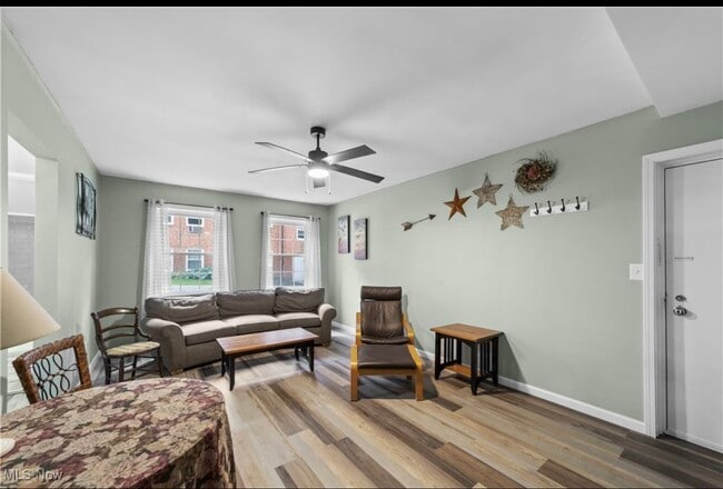 Photo - 19406 Van Aken Blvd Unit 1B