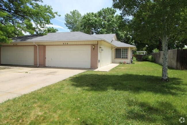 Building Photo - Great Duplex with Fenced Yard & Garage Rental