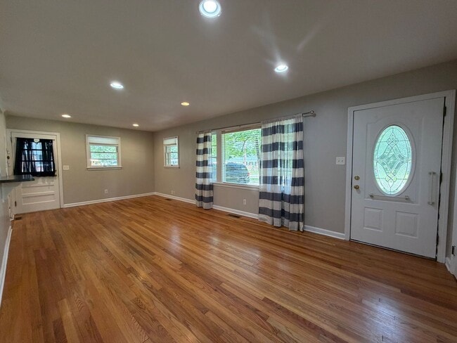 Photo - 117 Benton Dr NW