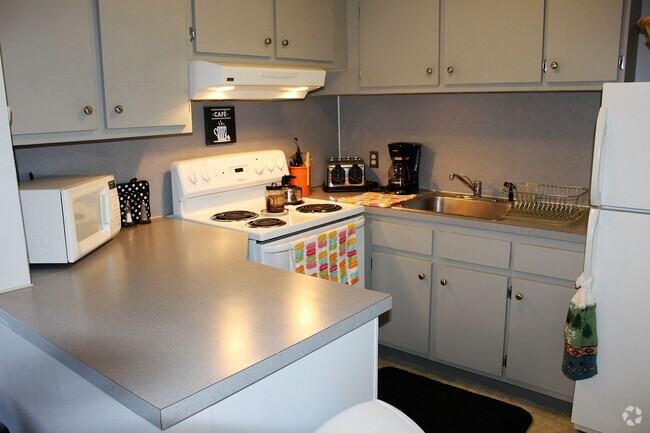 Building Photo - **WINTER RENTAL** Fully Furnished & Ready ...