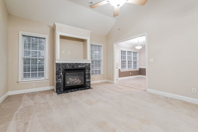 Photo - 604 Beautyberry Ln