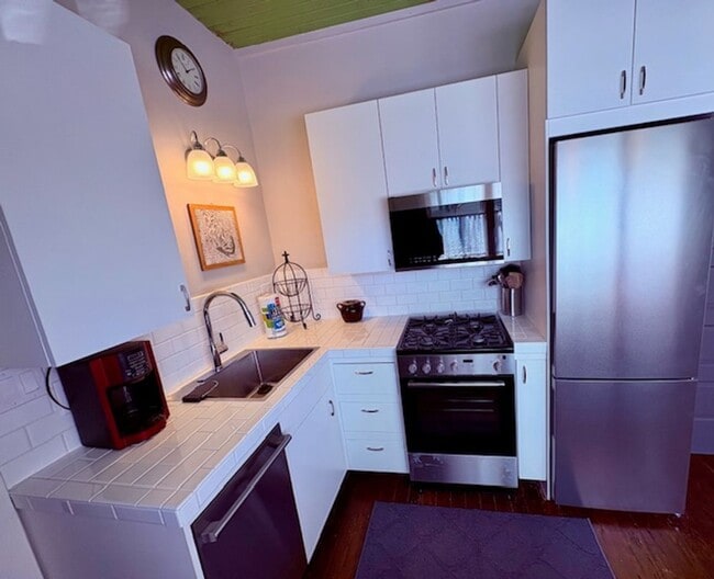 Photo - 516 East St Unit B