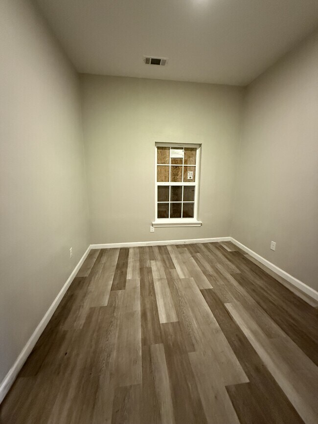 315 Ave U