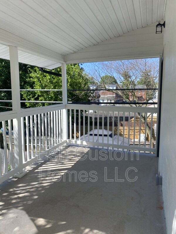 Photo - 27 W Ferdinand St