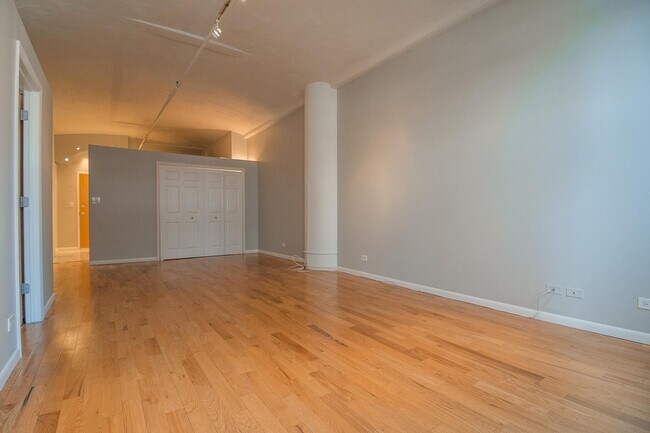 Photo - 801 S Wells St Unit 308