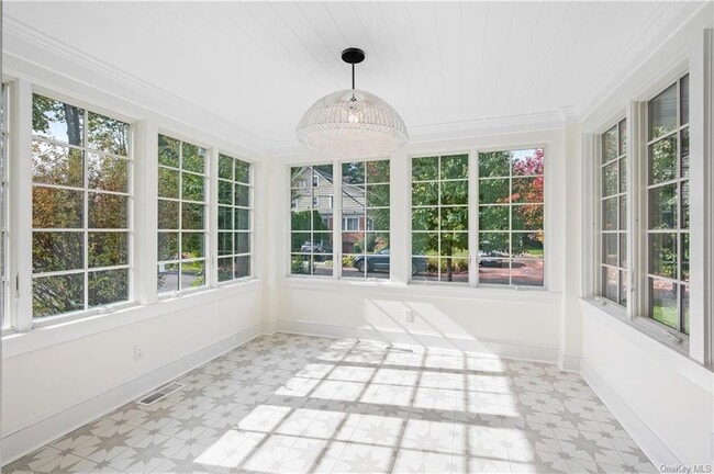 Photo - 63 Chester Pl