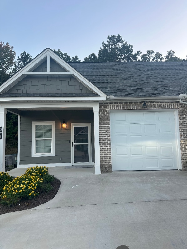 Photo - 528 NE Bellingham Dr