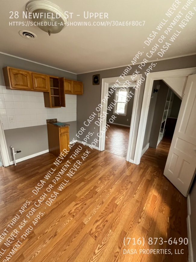 Photo - 28 Newfield St Unit Upper