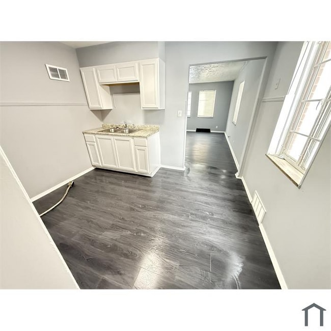 Photo - 521 E 222nd St Unidad 521 E 222nd St- DWN