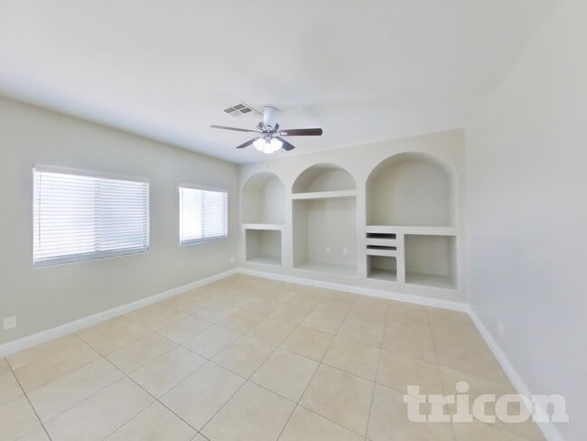 Photo - 2405 N 92nd Ln