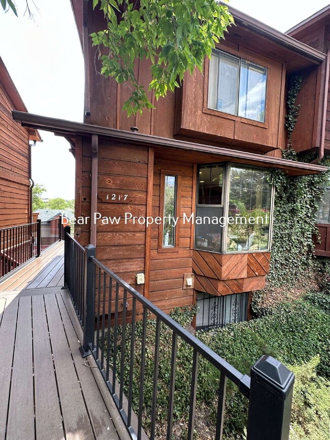 Building Photo - "Charming 4-Bed Townhouse in Golden, CO "