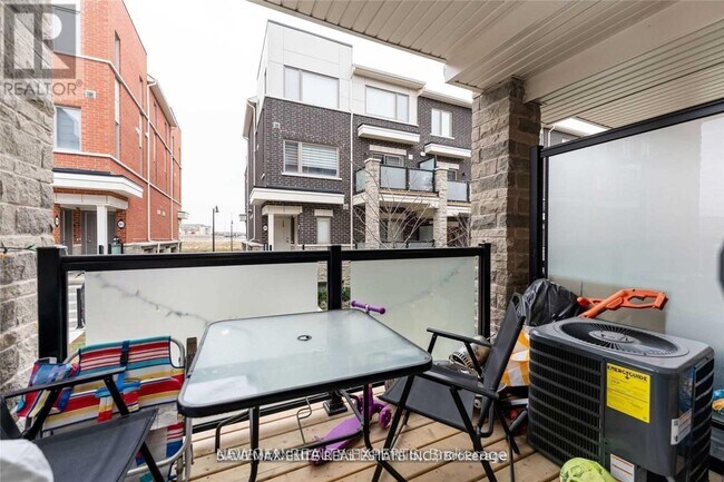 Photo - 250 Lagerfeld Dr